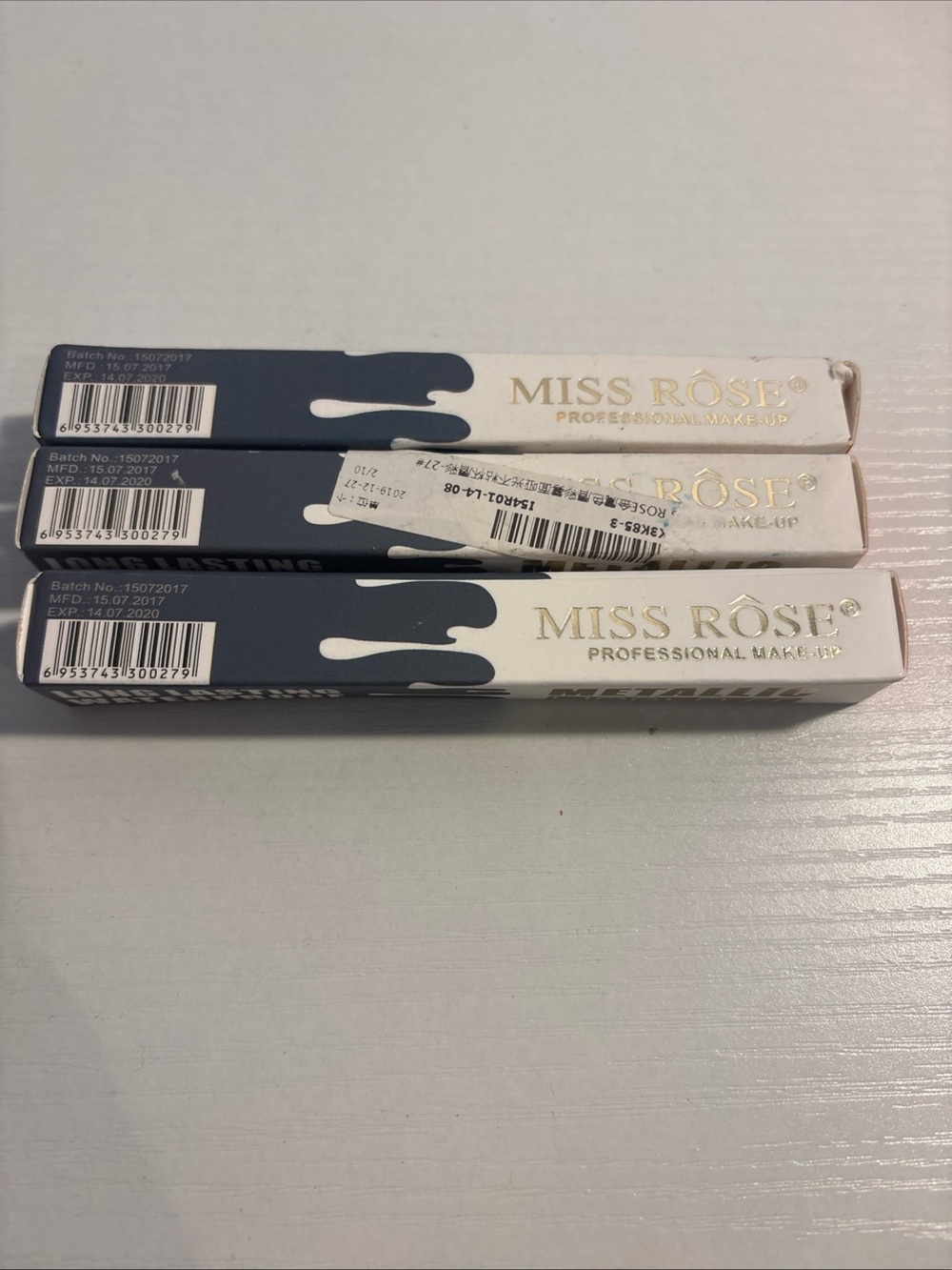 3-Miss Rose Metallic Lipgloss Long Lasting Waterproof.
New